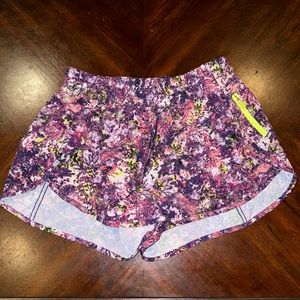 Rare! Lululemon Seawheeze tracker shorts size 10. Like New.